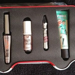 BENIFIT VAN & MAKE UP BAG